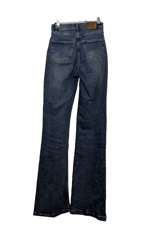 114833 - Photo