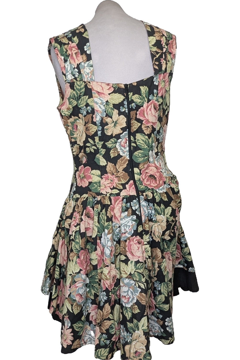 128643 - Photo