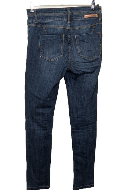 131779 - Photo