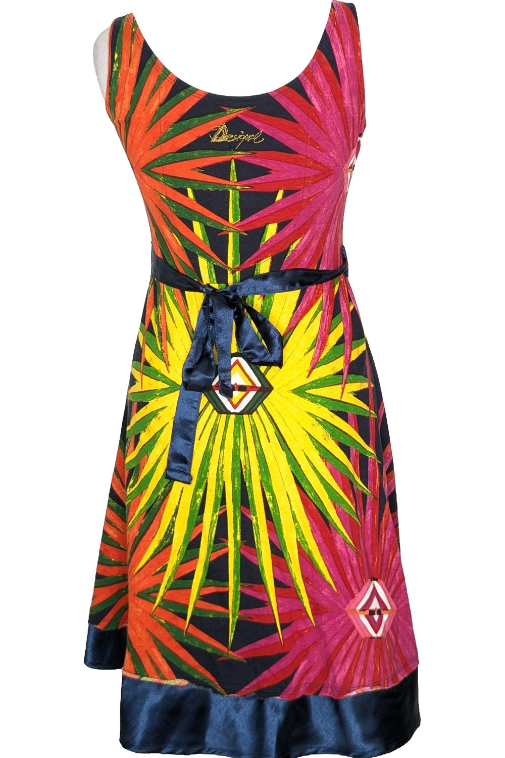 BELLE ROBE FILLE DESIGUAL TAILLE 13/14 ANS EN BON ETAT BELLE ROBE FILLE DESIGUAL TAILLE 13/14 ANS EN BON ETAT