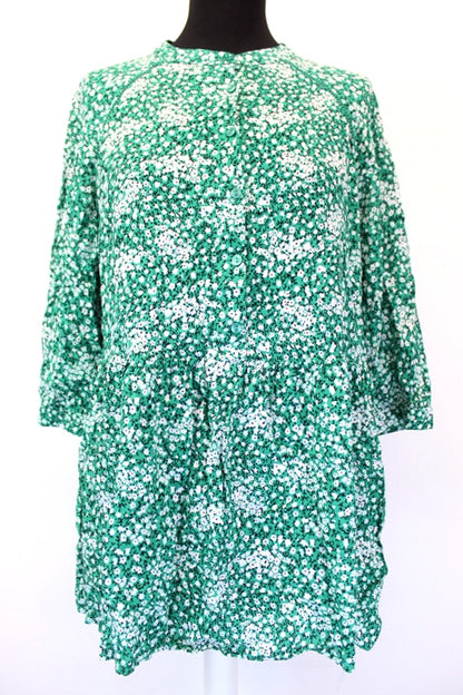 Blouse verte et fleurs Camaïeu taille 42