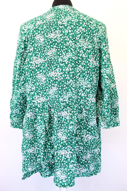 Blouse verte et fleurs Camaïeu taille 42