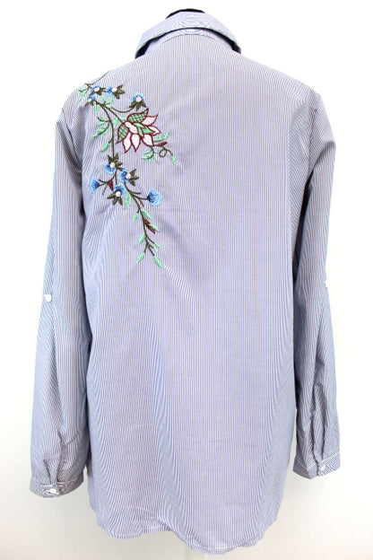 Chemise avec broderies RED QUEEN taille L