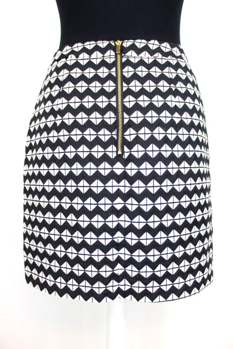 Jupe asymétrique motifs triangles H&M taille 36