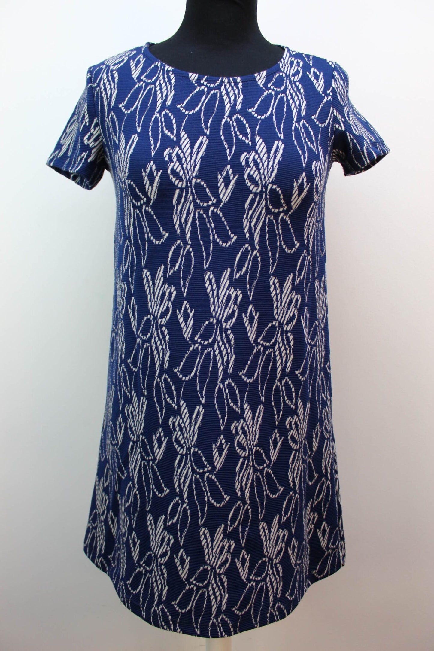 Robe bleue à fleurs blanches Mango taille XS