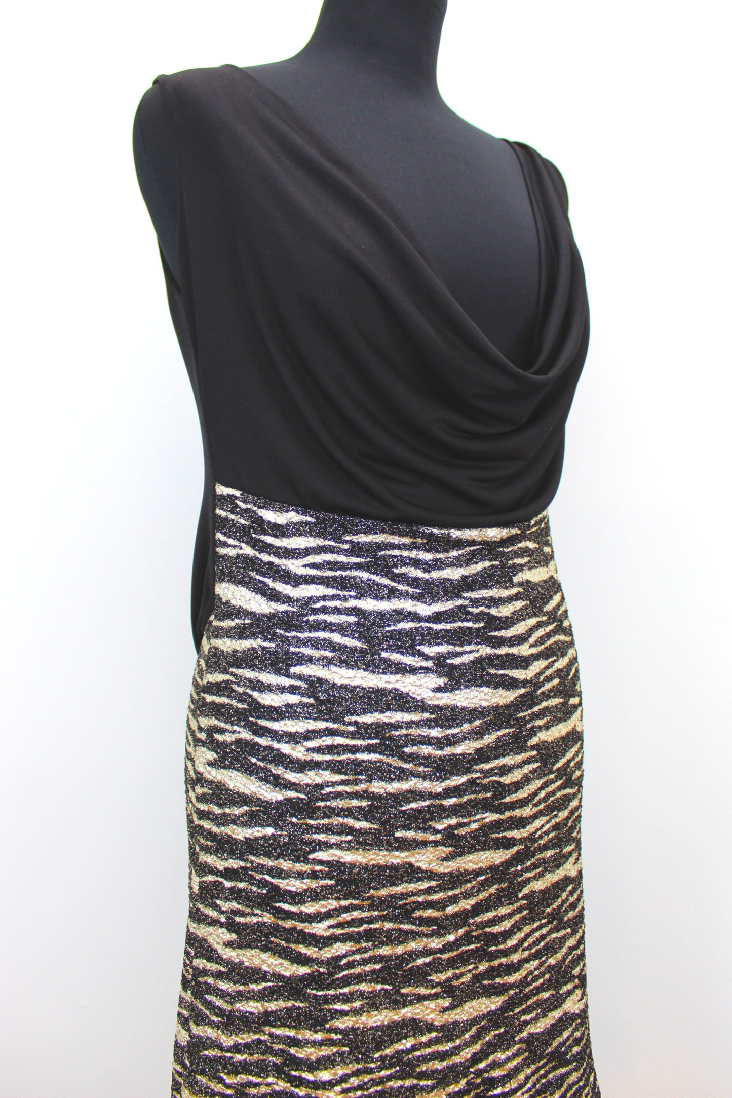 Robe dos décolleté Dass&Co taille 36 NEUVE