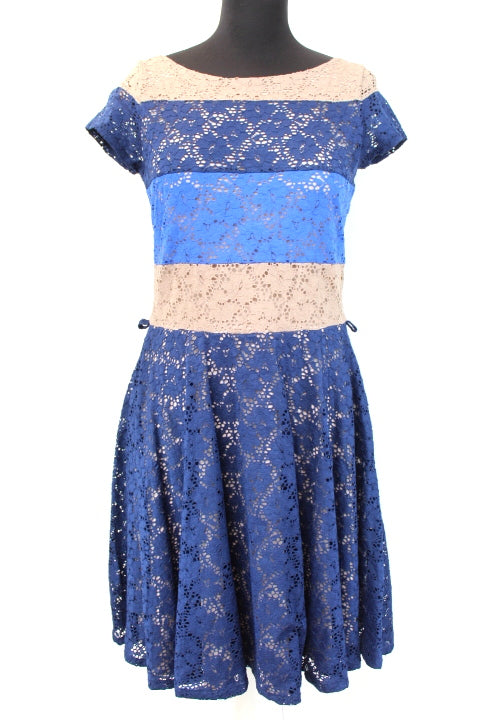 Magnifique Robe KOOKAI, dentelle, corail, Taille 34, Excellent Etat - Vêtements Magnifique Robe KOOKAI, dentelle, corail, Taille 34, Excellent Etat - Vêtements