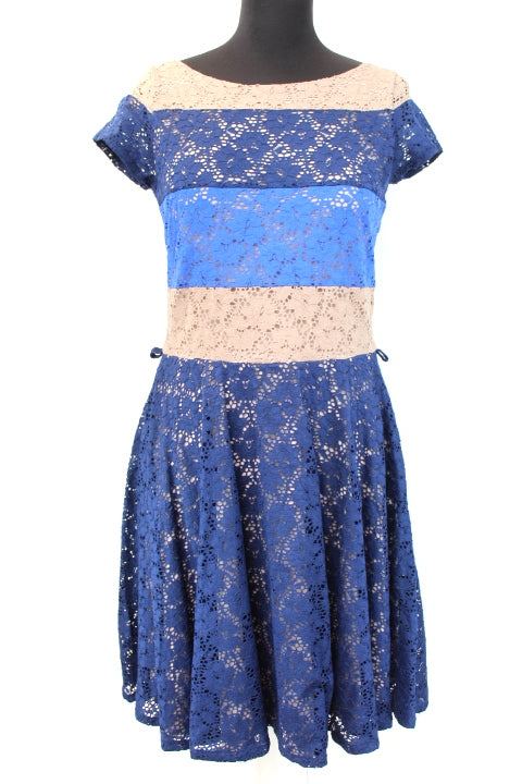 Robe en dentelle doublée KOOKAÏ taille 2 Orléans - occasion - Friperie en ligne