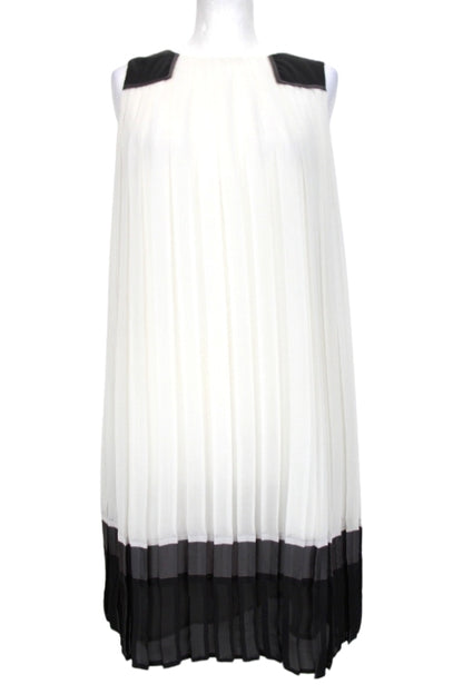Robe plissée Deby Debo taille 36 - friperie femmes, vêtements d'occasion, seconde main