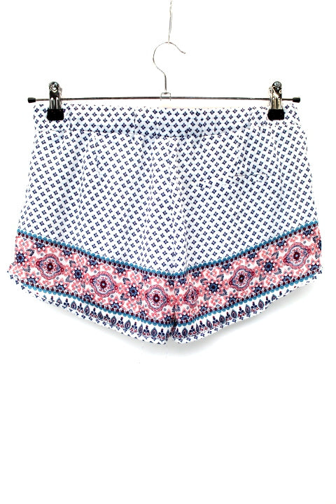 Short fluide doublé avec ceinture légèrement élastiquée et cordon de serrage JENNYFER taille M - Vêtement de seconde main - Friperie en ligne