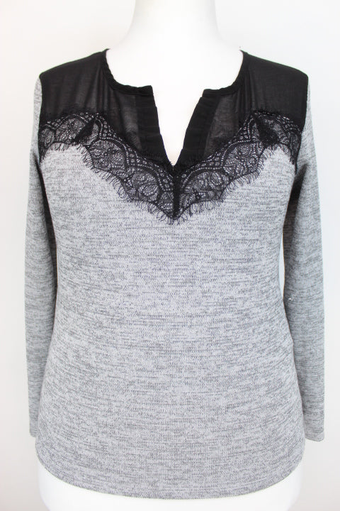 Tee-shirt manches longues avec dentelle au col Lora Daly taille L - friperie femmes, vêtements d'occasion, seconde main