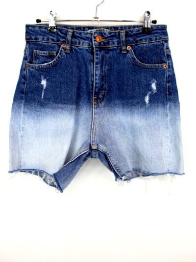 Short en jean usé et effiloché Caspita taille 36 - friperie femmes, vêtements d'occasion, seconde main