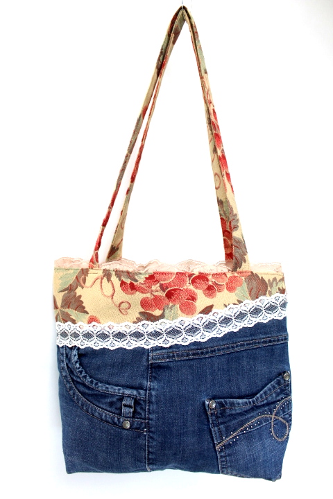 Sac à main design et dentelle avec 4 poches extérieures - Fait main avec tissus recyclés - Friperie en ligne