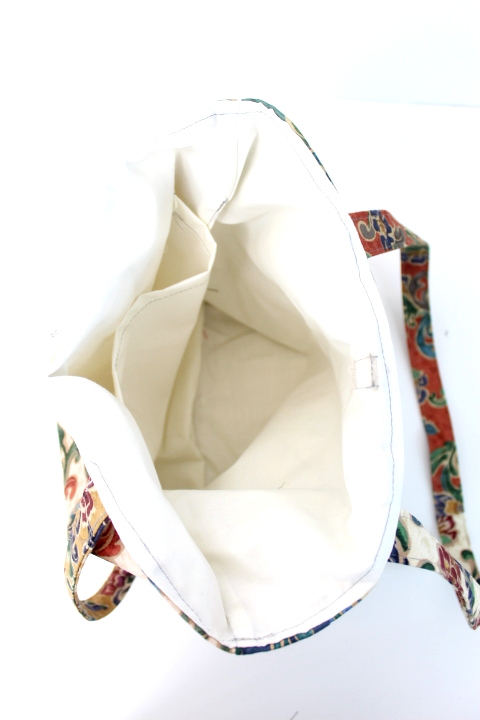 Sac double faces effet passementerie - Fait main avec tissus recyclés - Friperie en ligne